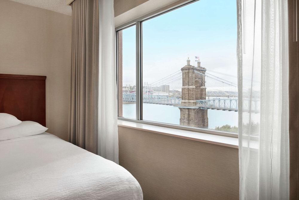 Embassy Suites By Hilton Cincinnati Rivercenter 14/53