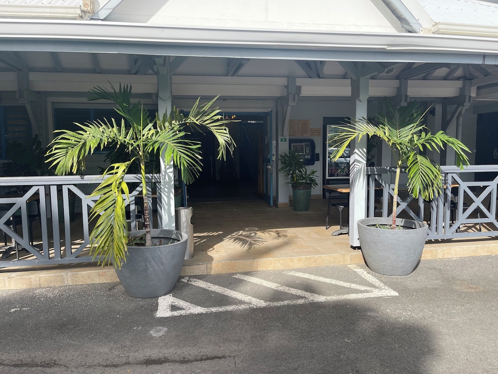 KARAIBES HOTEL 62/65
