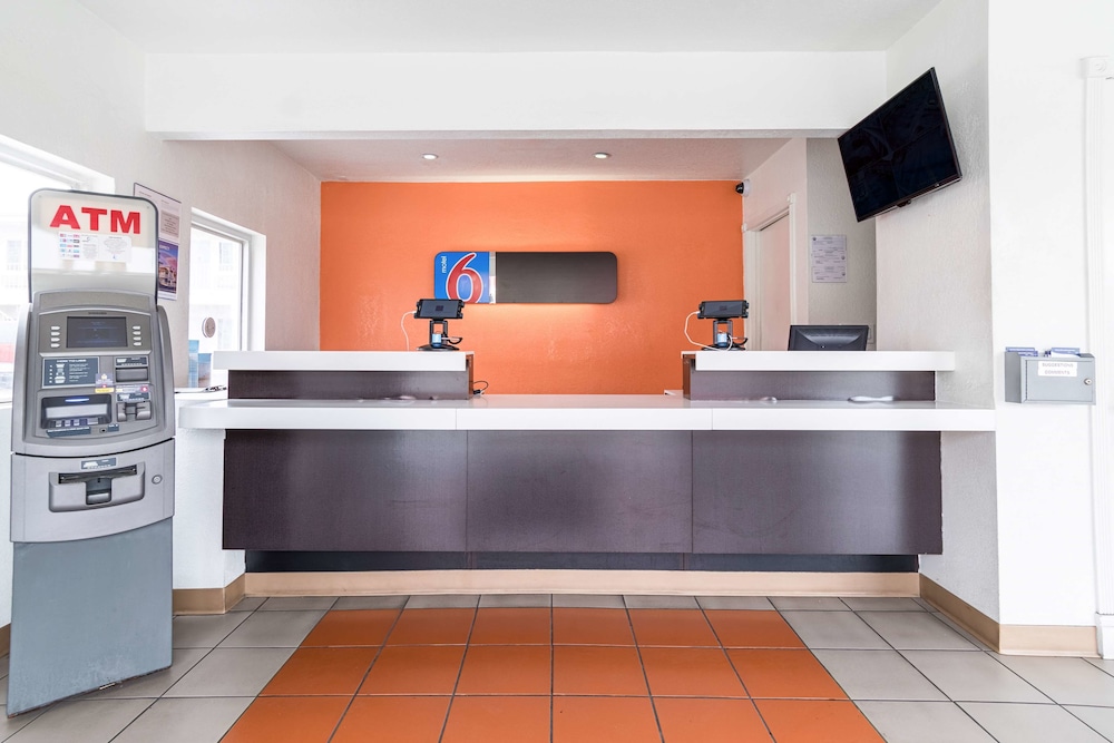 Lobby at Motel6 Long Beach, CA - International City, LONG BEACH - CA