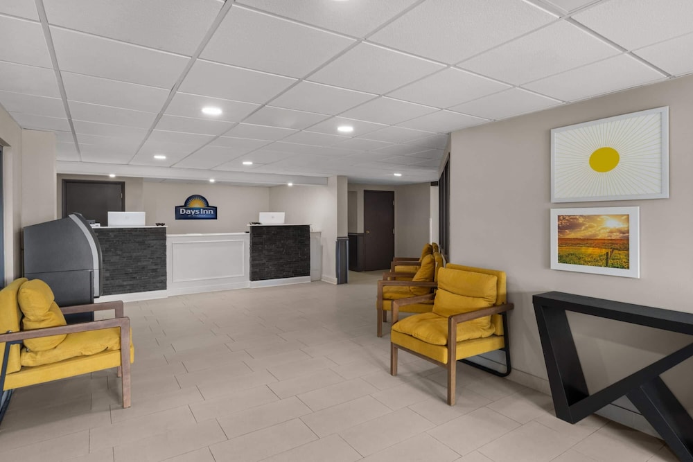 Days Inn by Wyndham Mandan Bismarck Area 9/56