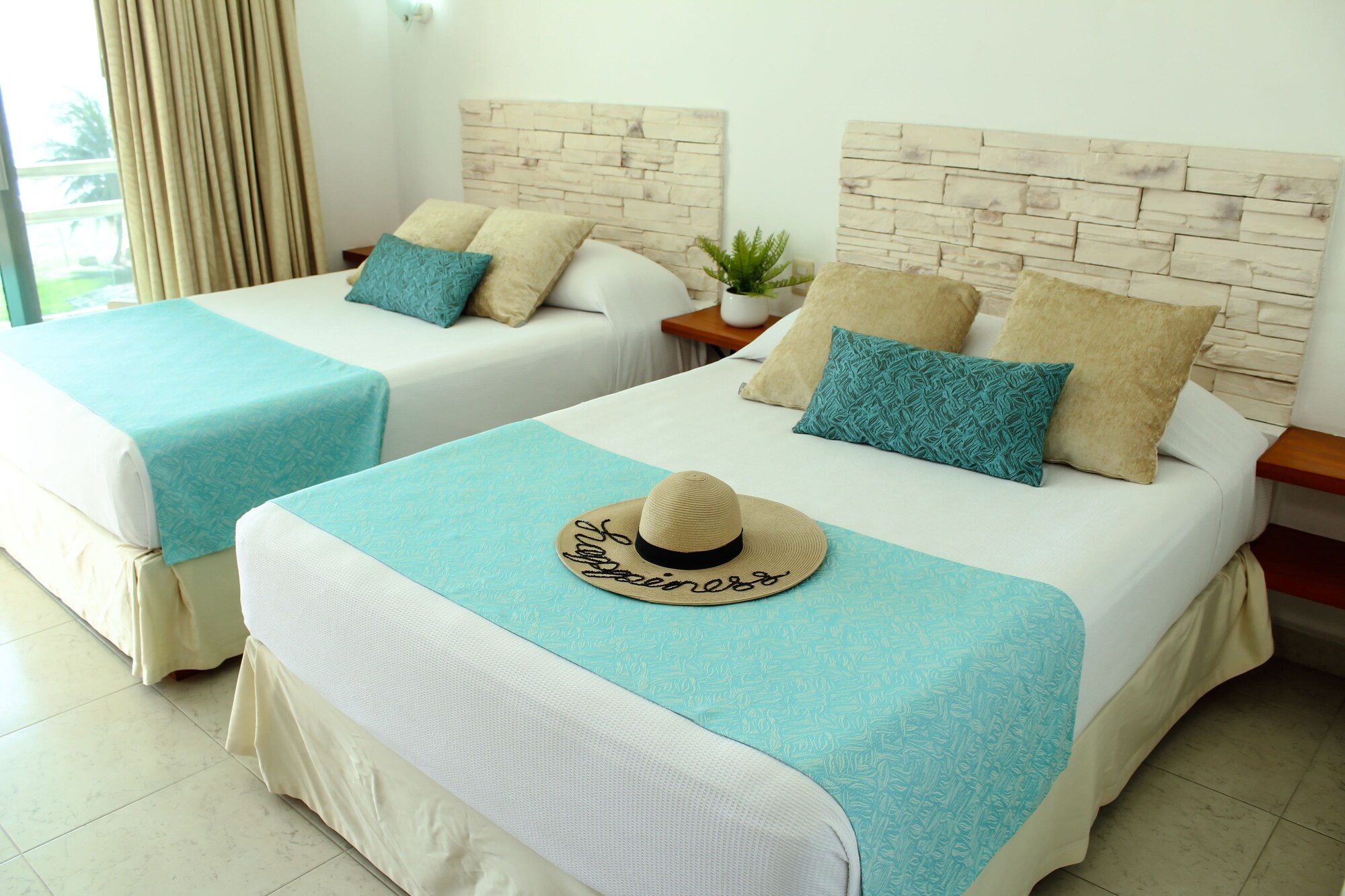 1 BEDROOM, STANDARD, OCEAN FRONT