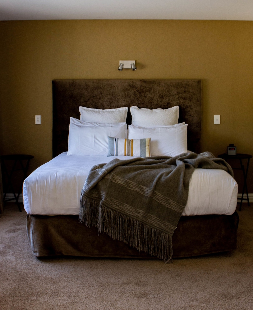 QUEENSTOWN COUNTRY LODGE 24/54