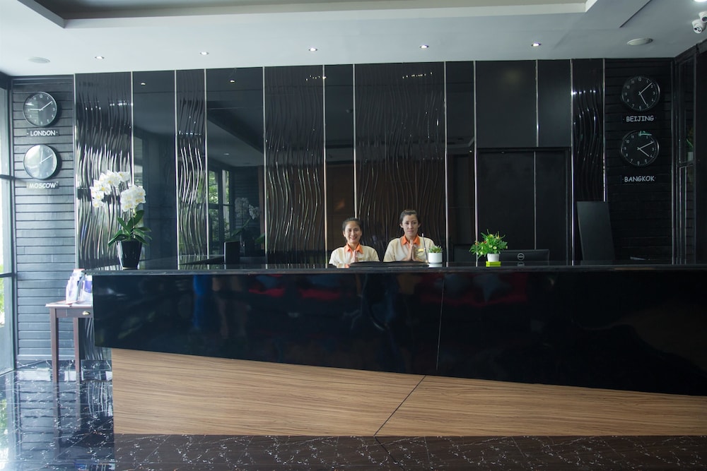 Golden Tulip Essential Pattaya 8/65