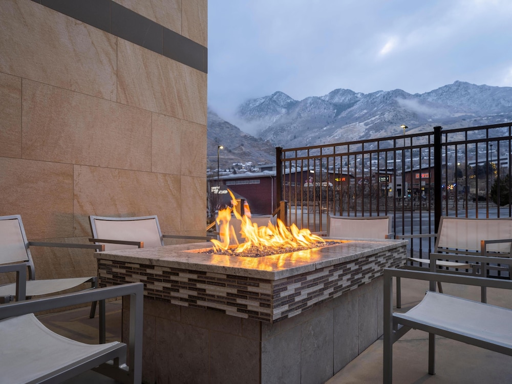 Hyatt Place Salt Lake City/Cottonwood 12/70