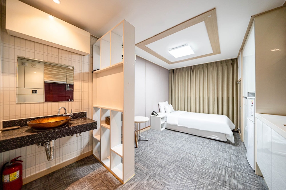 Residence Hotel Line 36/37