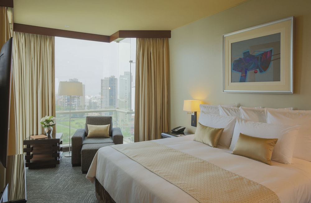 Delfines Hotel & Convention Center 8/50
