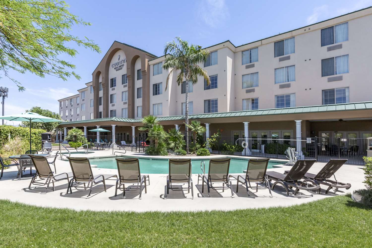 Country Inn & Suites by Radisson, Mesa, AZ 21/22