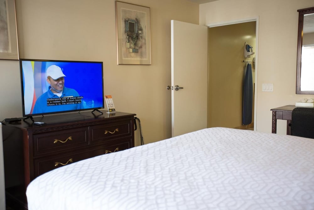 Queens Inn Anaheim 21/57