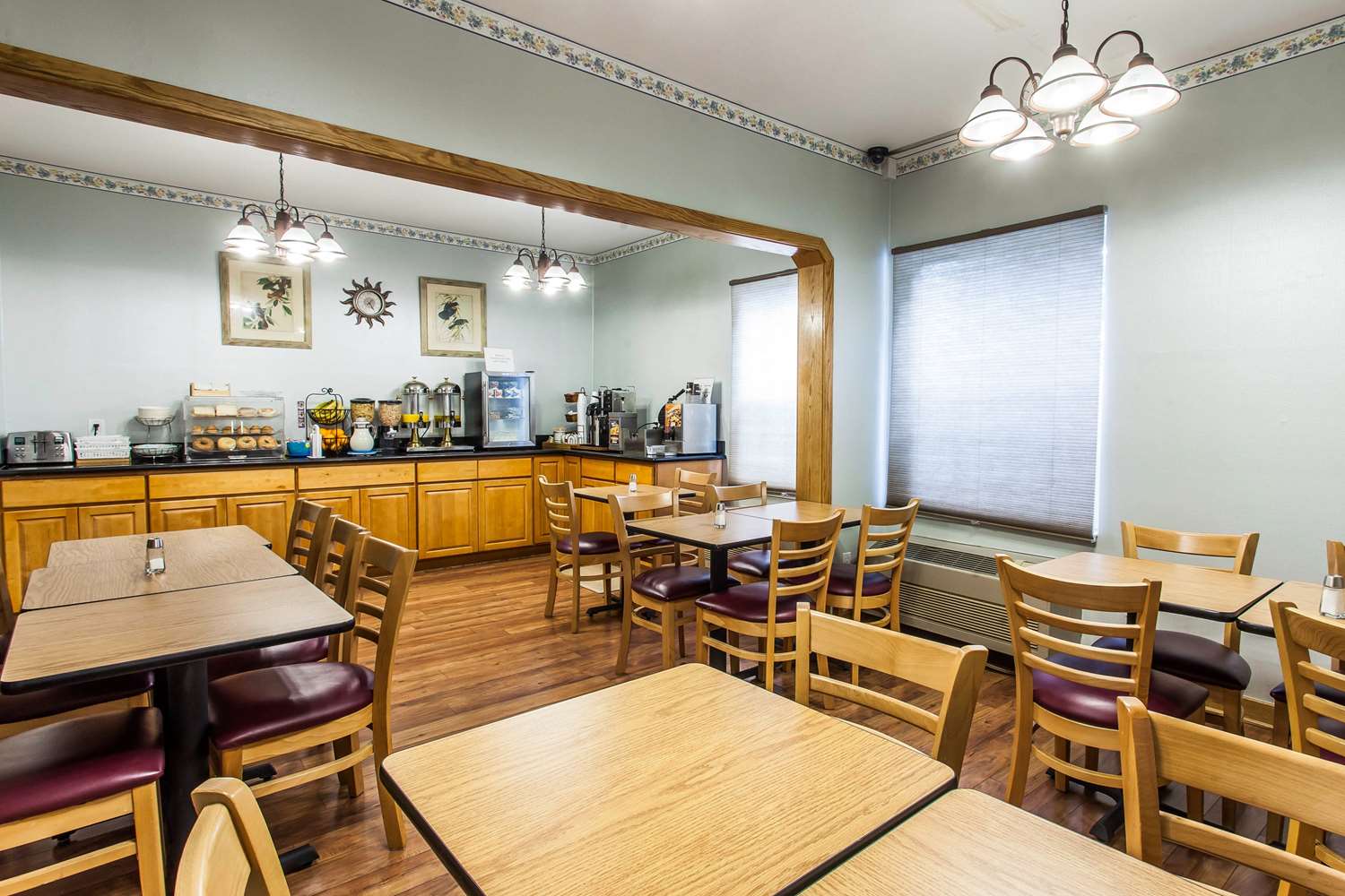 Bellis Inn Bellingham (ex Rodeway Inn) 34/38