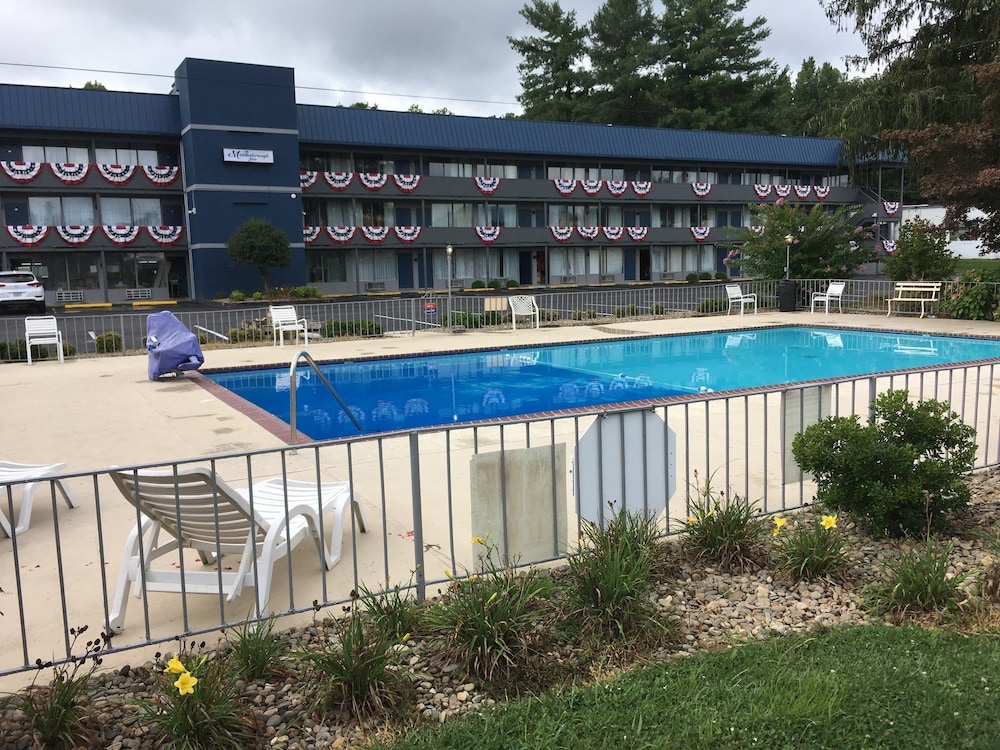 Econo Lodge Middlesboro, KY 28/31