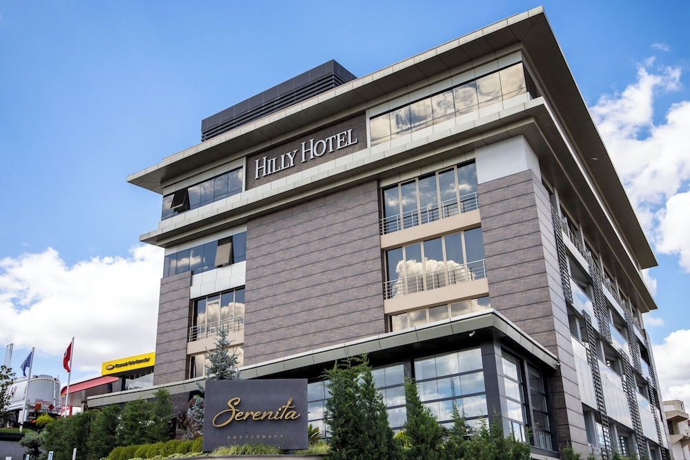 Hilly Hotel 3/71