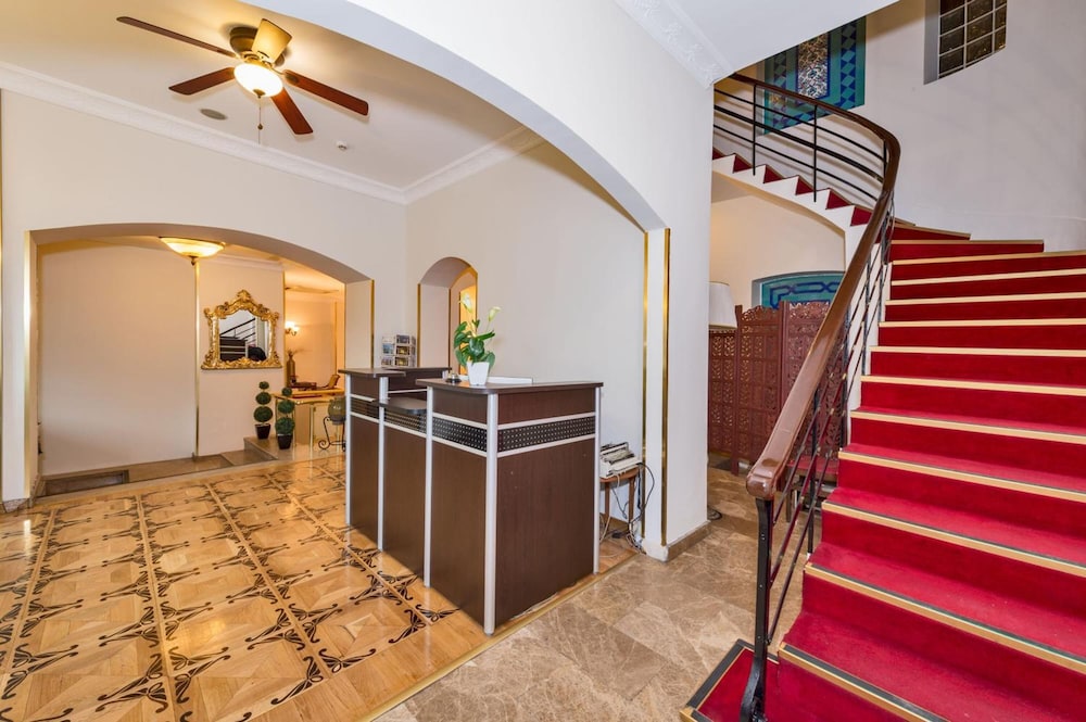 Hotel Santa Hill 2/30