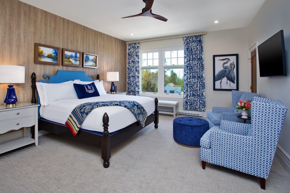 Premium, Superior, King Bed, Water View