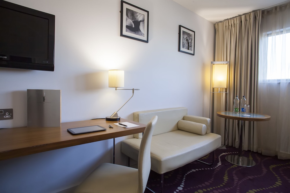 Louis Fitzgerald Hotel 33/39
