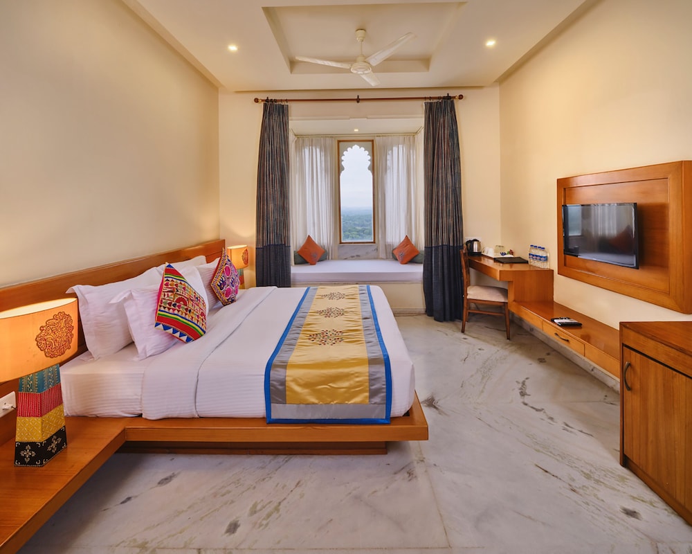 Premium, King Bed