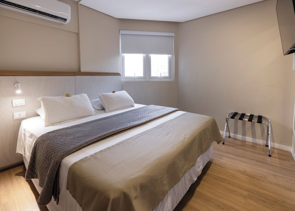 PREMIUM, DOUBLE OR TWIN BED