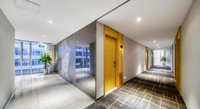 IU Hotel (Suzhou Dushu Lake Moon Bay Metro Station) 5/54