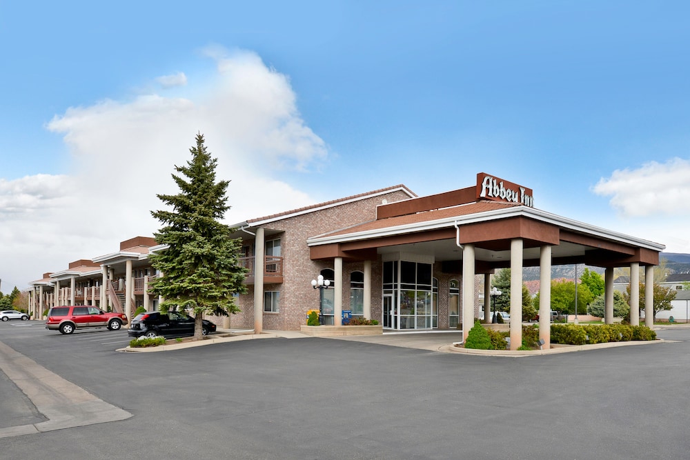 Abbey Inn 5/65