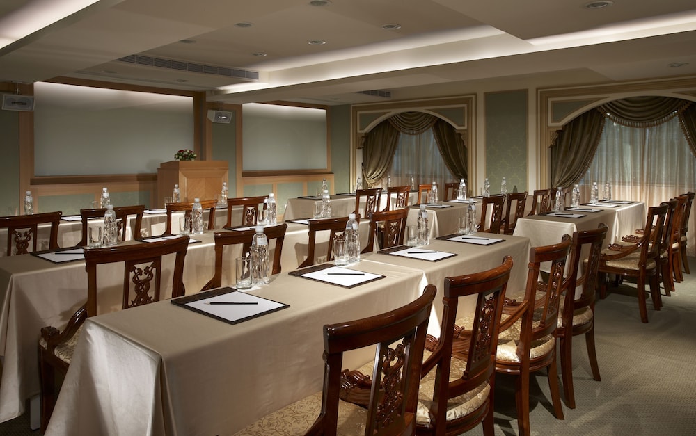 Grand Pleasure Spring Hotel 43/50