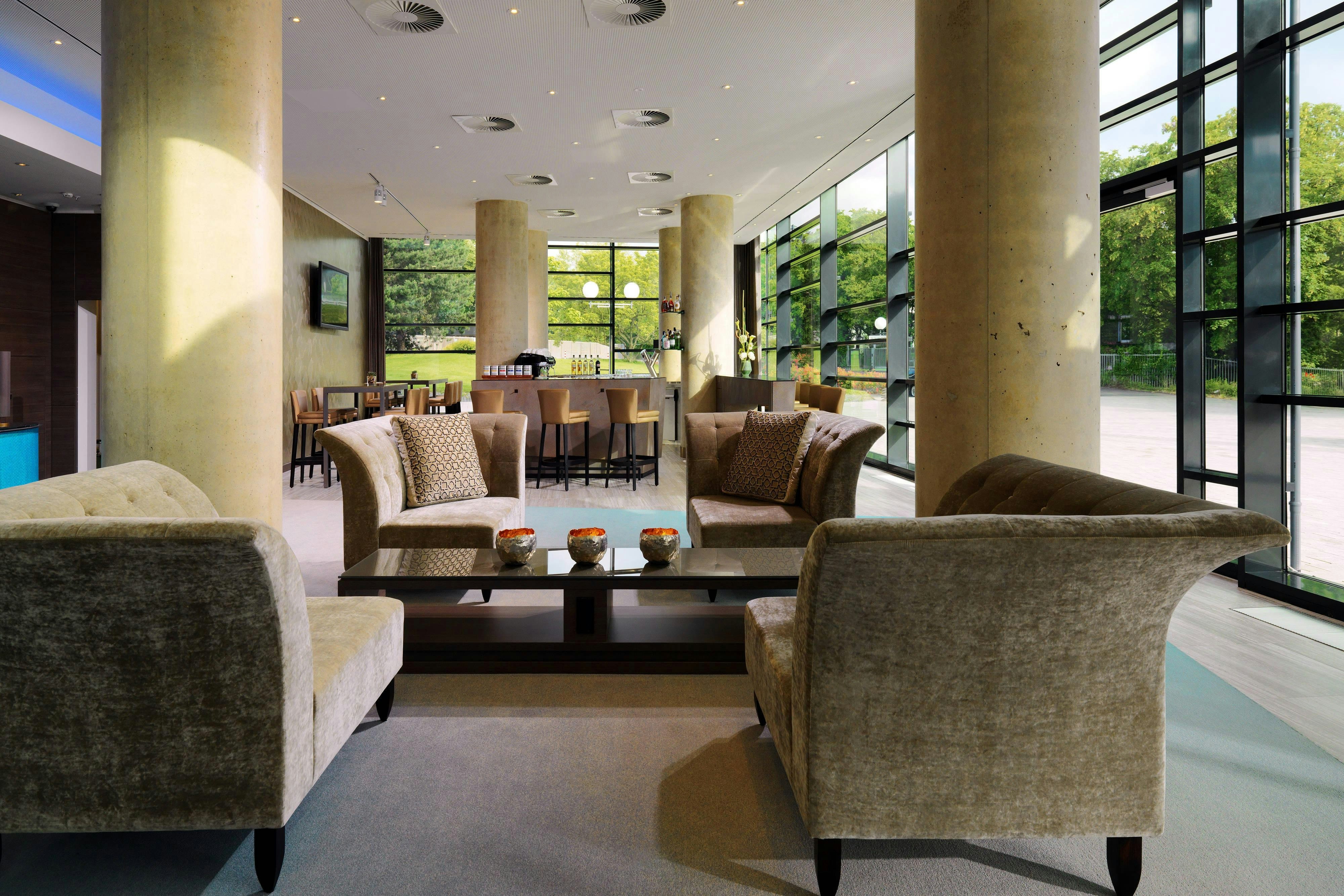 BONN MARRIOTT HOTEL 33/68
