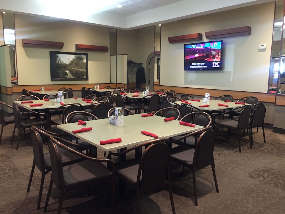 Canad Inns Destination Centre Transcona 46/51