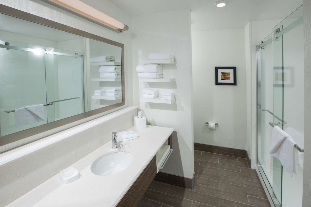 Hampton Inn & Suites Buellton/Santa Ynez Valley 12/42