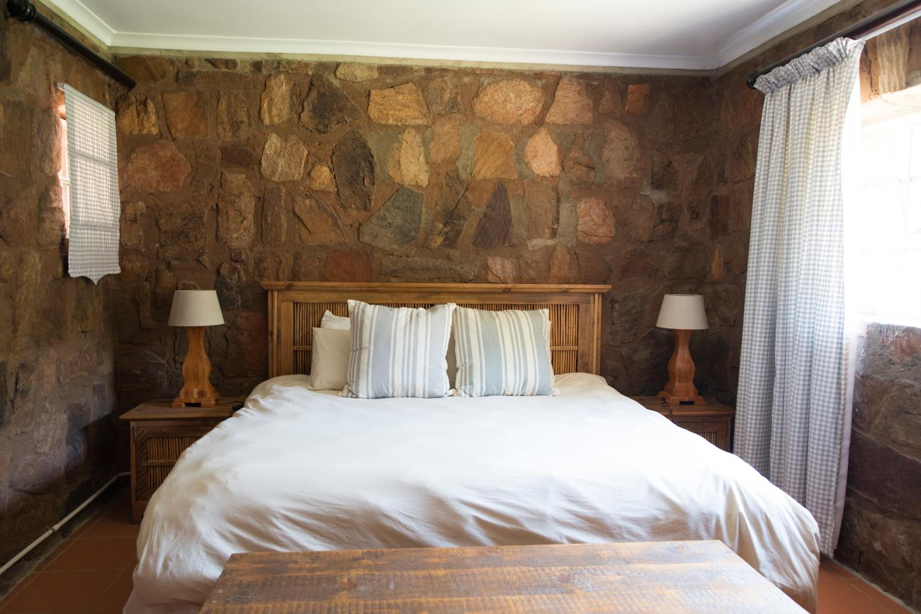Milorho Lodge 12/50