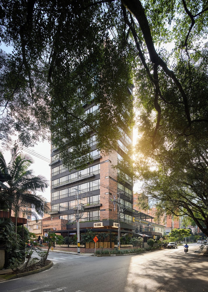 Urbit Social Lofts 32/35