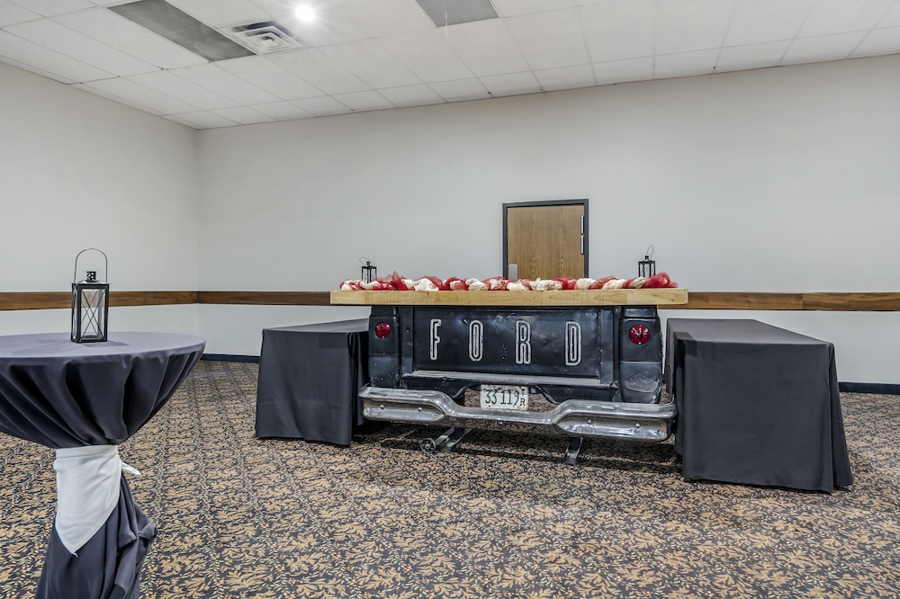 Seaport Inn and Suites 34/38