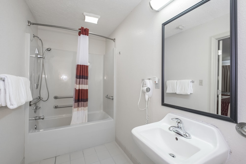 Red Roof Inn Columbus Northeast - Westerville 11/18