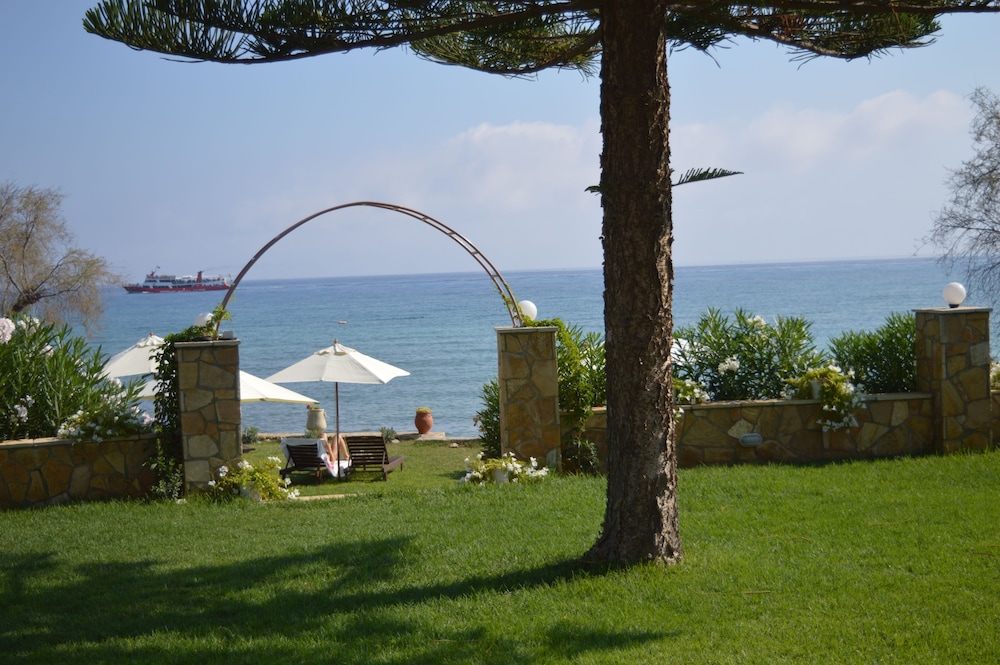 Stefania Apartments 27/44