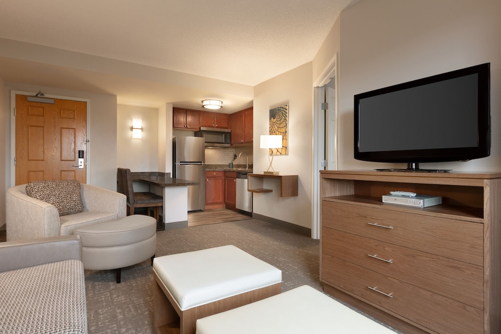 Staybridge Suites Tampa East Brandon 30/54