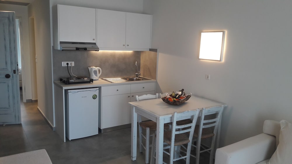Niriides Hotel 28/47
