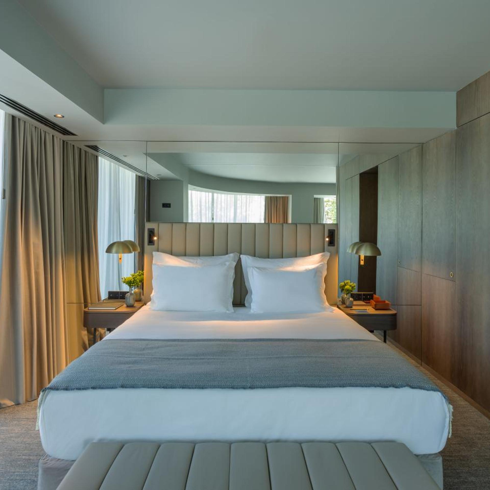 Suite, Riverside