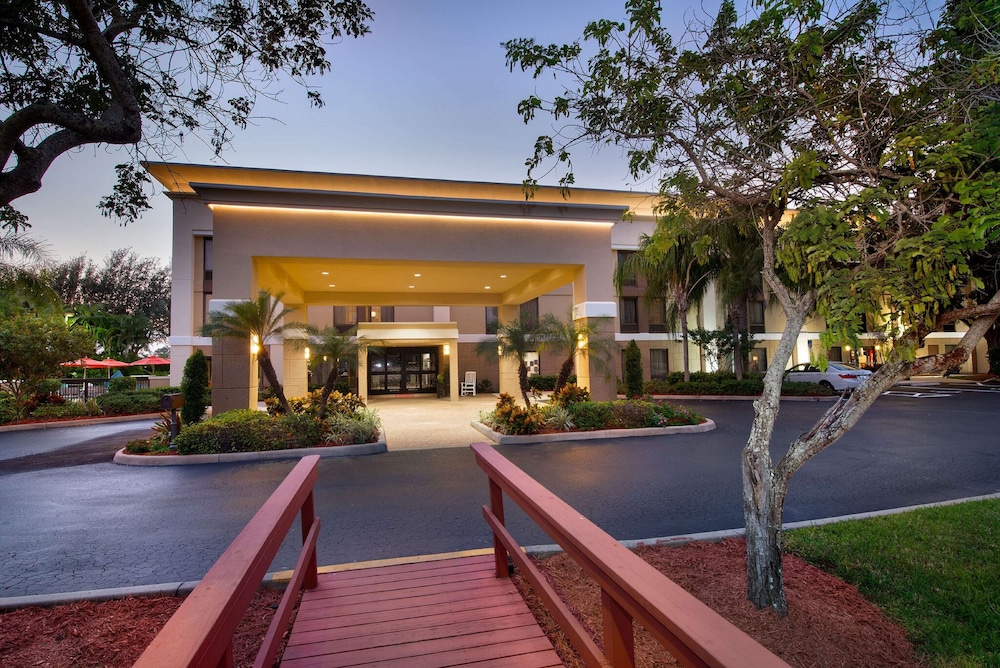 HAMPTON INN NAPLES I-75 7/59