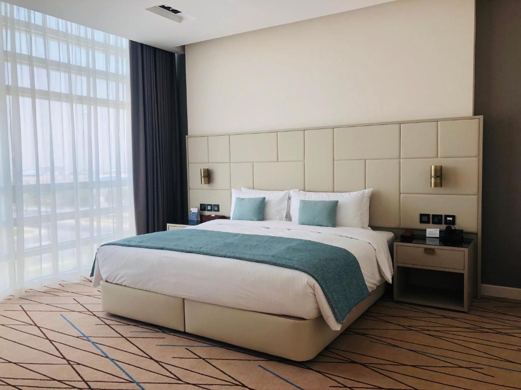 Quartz, Suite, Single