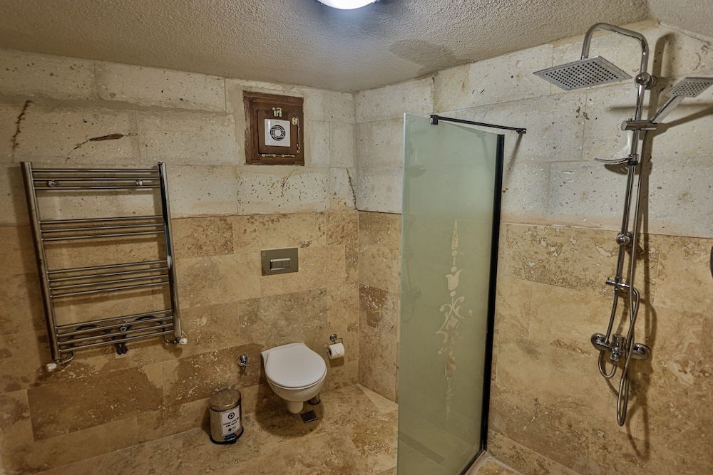 Caveadocia Stone Cave Hotel 31/36