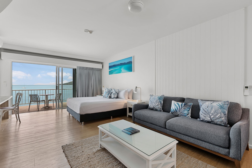 Coral Sea Marina Resort 72/87