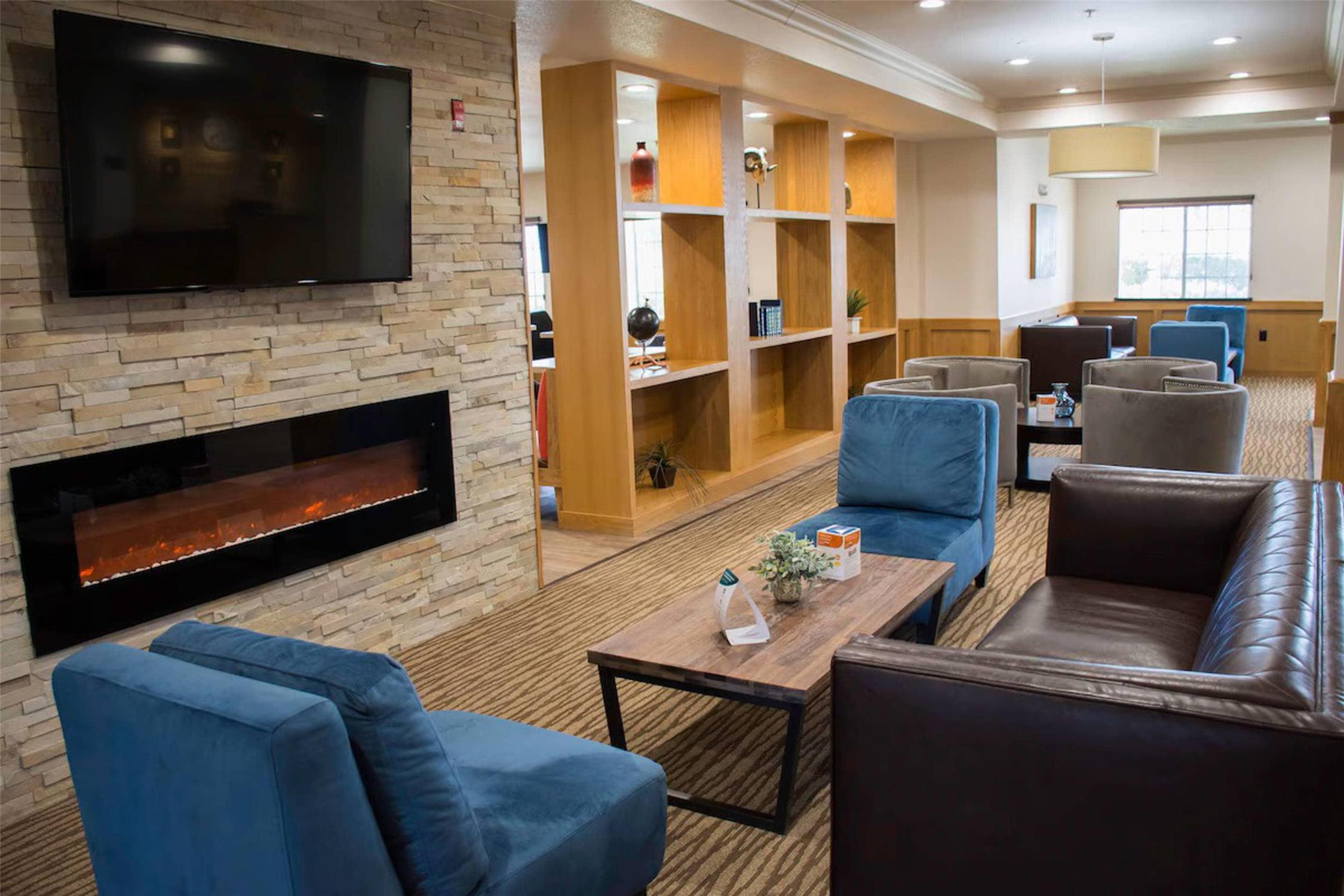 Comfort Suites El Paso Airport 8/19