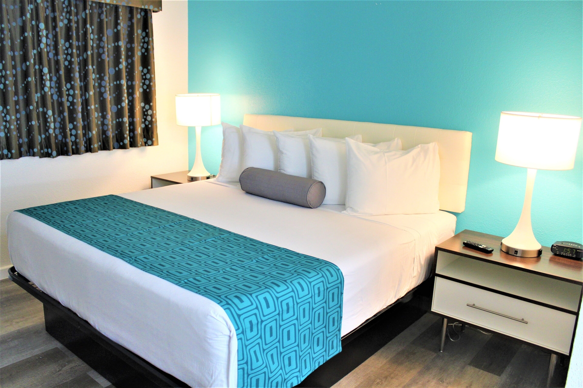 جناح استوديو بسرير كينج مع أريكة، Howard Johnson Suites by Wyndham San Diego Chula Vista/BayFt 2/8