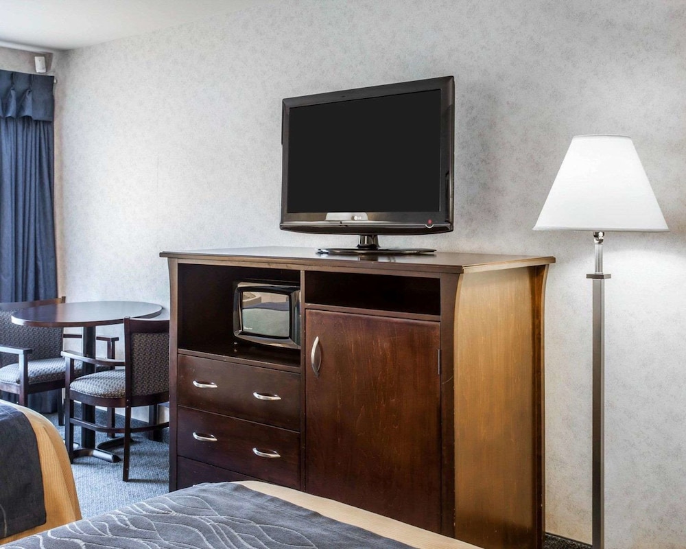 COMFORT INN(BELLINGHAM) 38/42