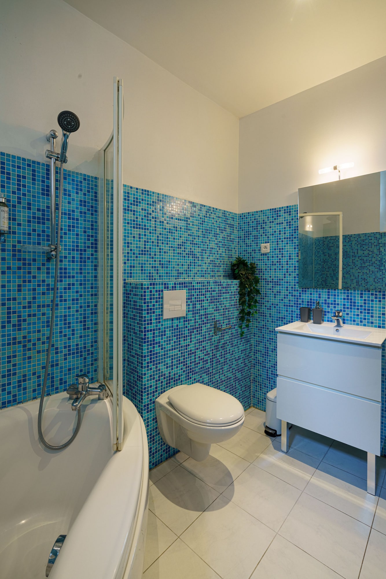 شقة بريستيج بسريرين كينج بإطلالة على الفناء مع أريكة، Apartments Du Louvre - Le Marais 8/10