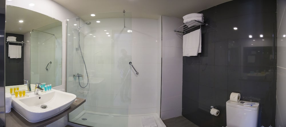 Ona Marbella Inn 35/40
