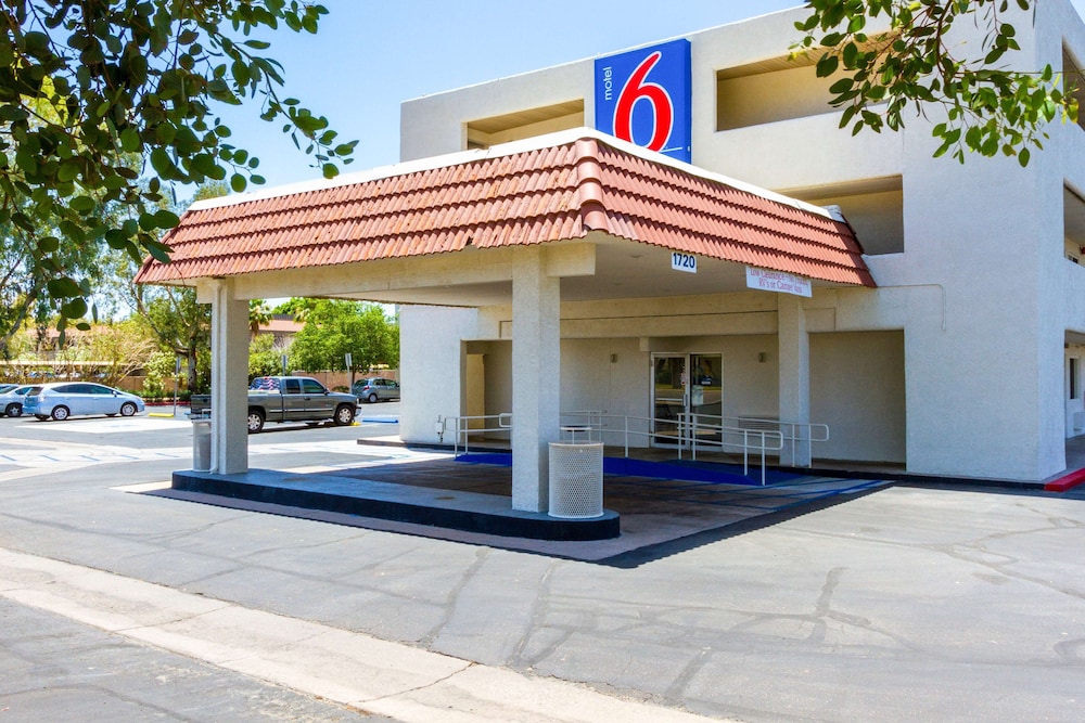 Motel6 Tempe, AZ – Phoenix Airport – Priest Dr 38/43