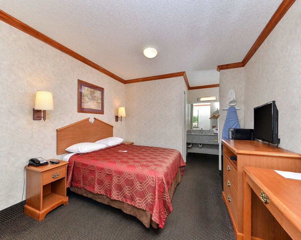 Econo Lodge Killeen, TX 6/15