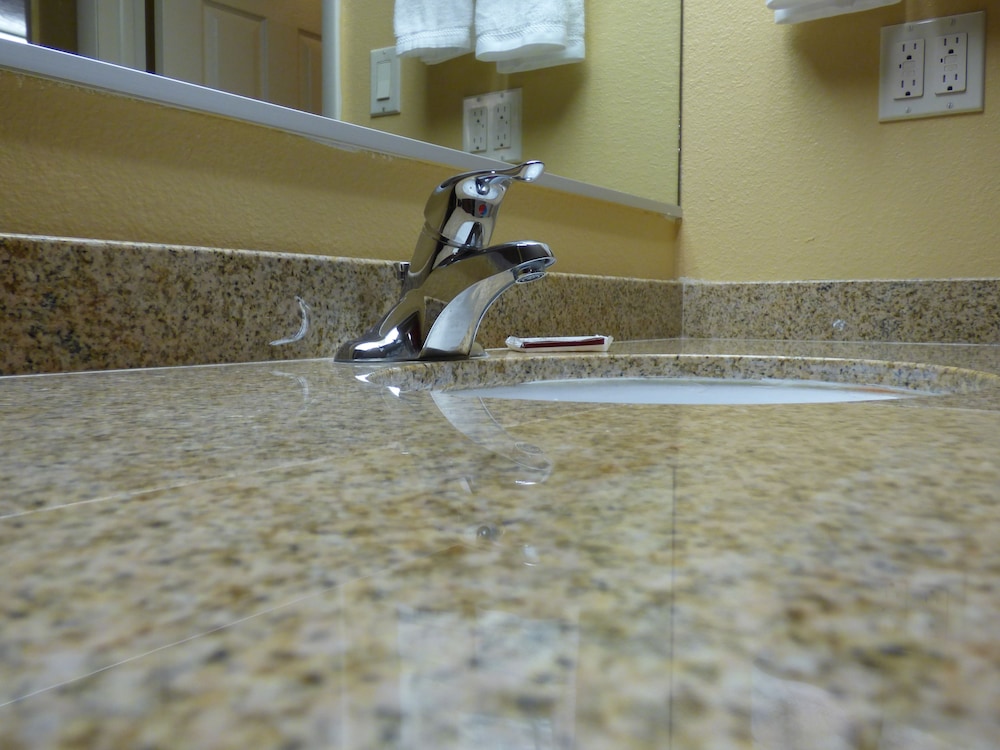 Coronada Inn and Suites 44/47