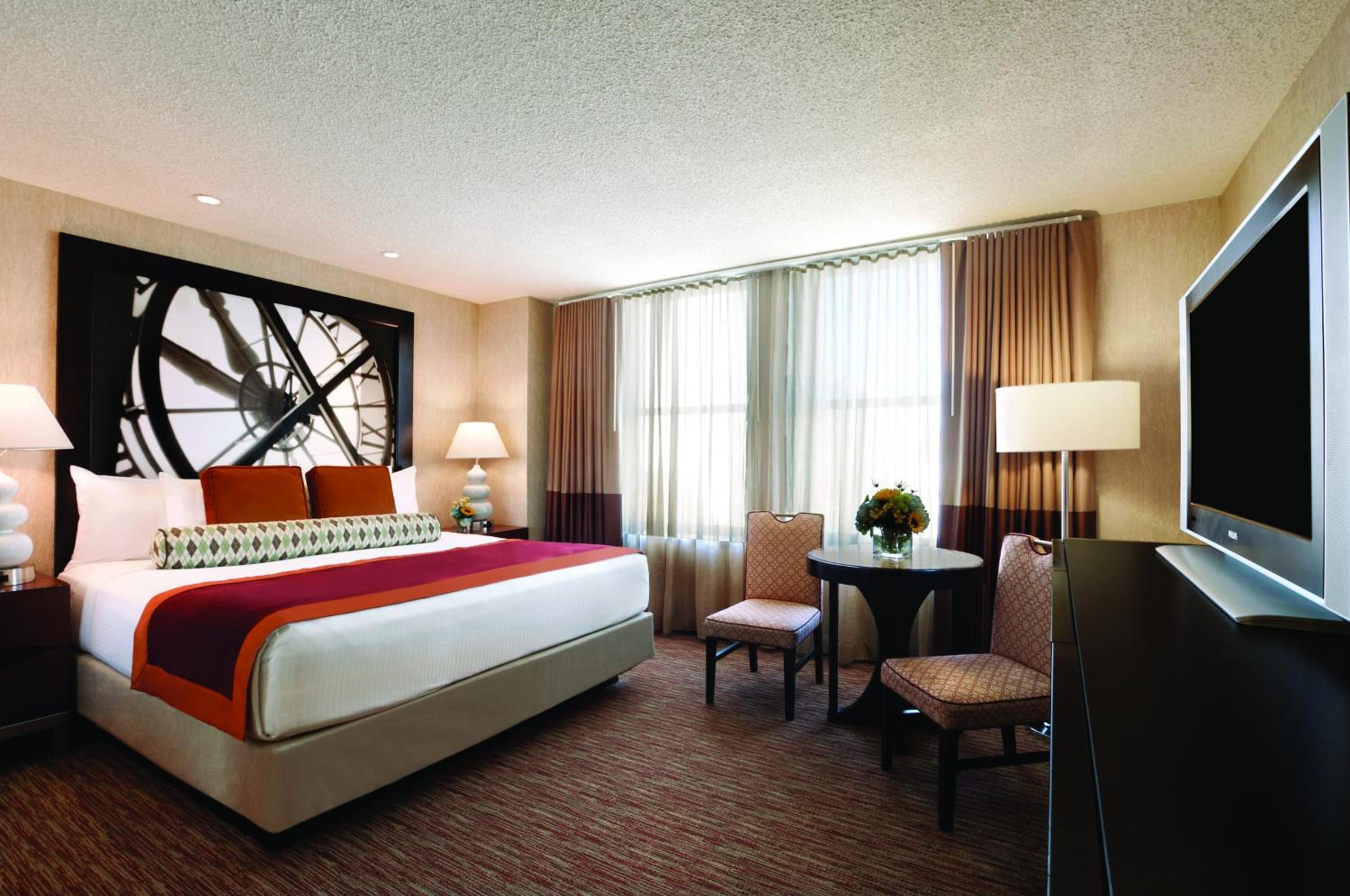 Tower, King Bed