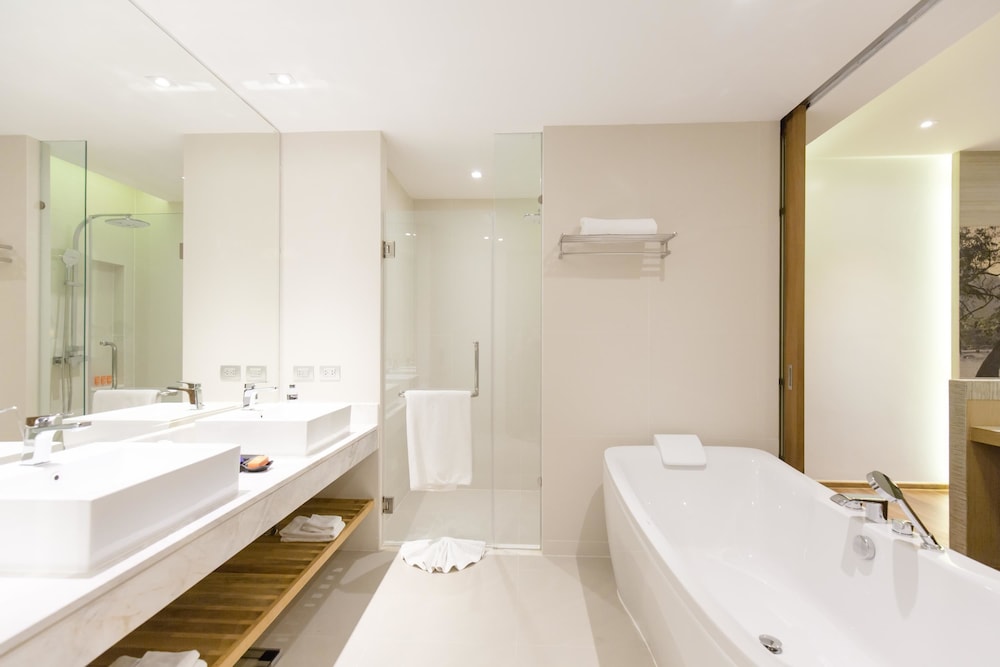 Wyndham Grand Phuket Kalim Bay 17/74