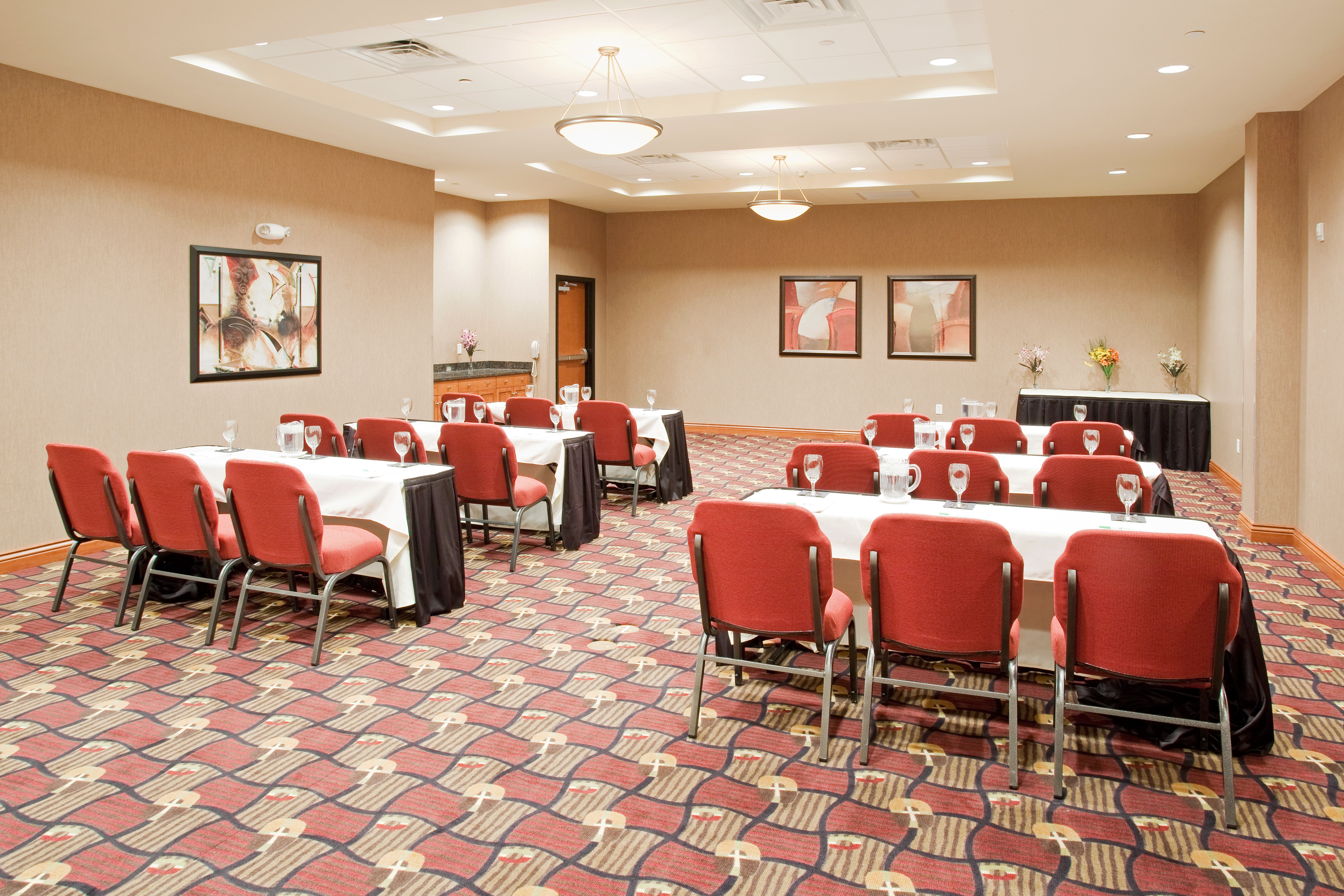 Holiday Inn Hotel Suites Grand Junction Airport 59/68
