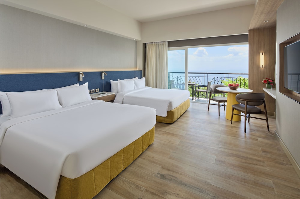 Premier, 2 Queen Beds, Lake Wing